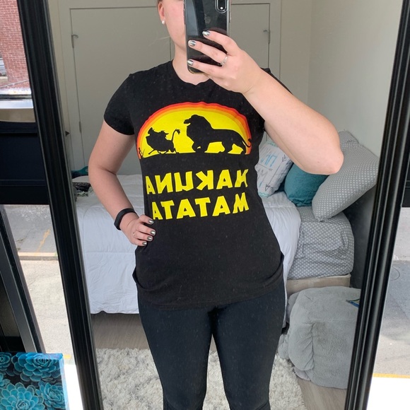 Hakuna Matata Disney Lion King T-shirt - Picture 4 of 8